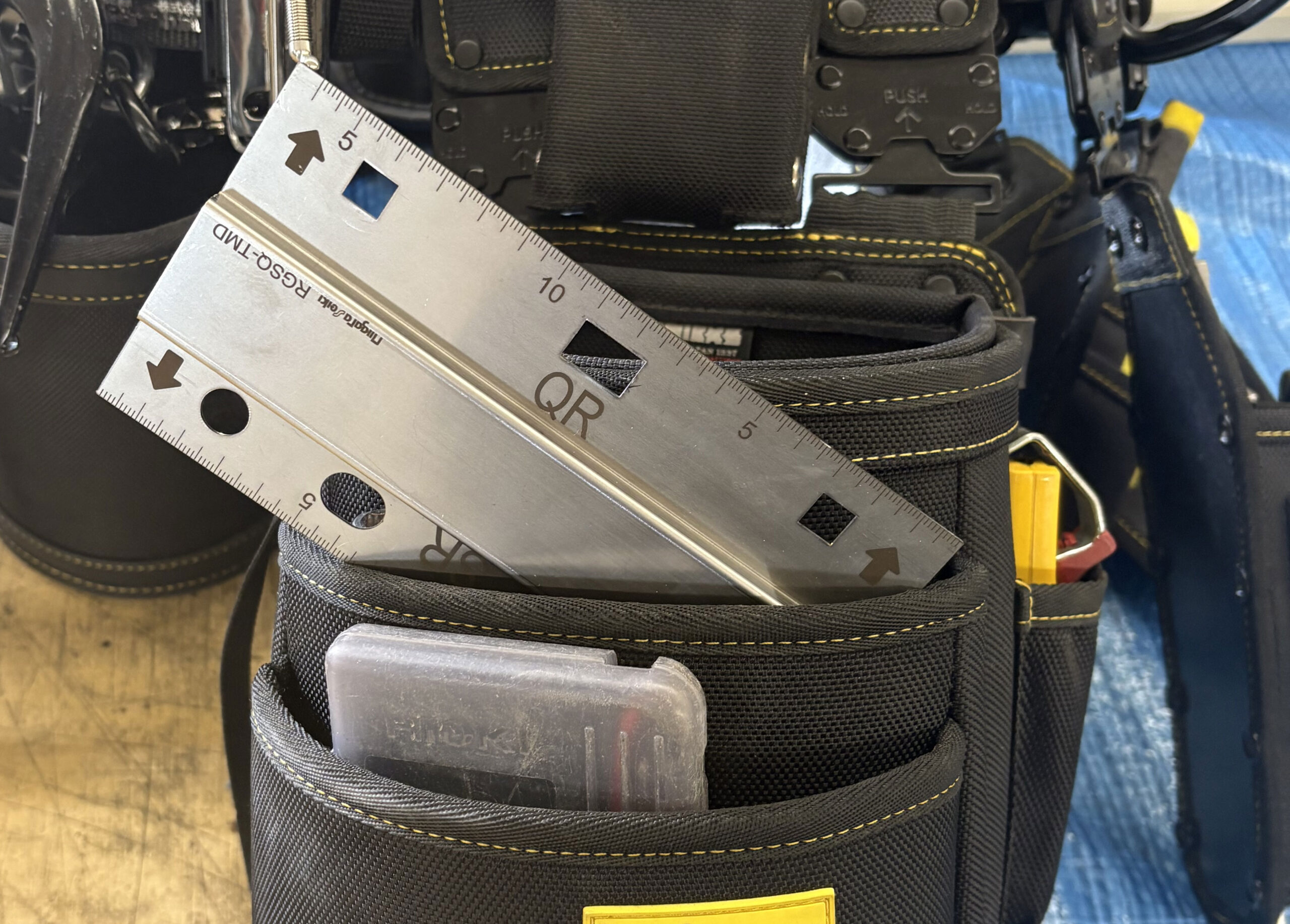 腰袋に収納した様子